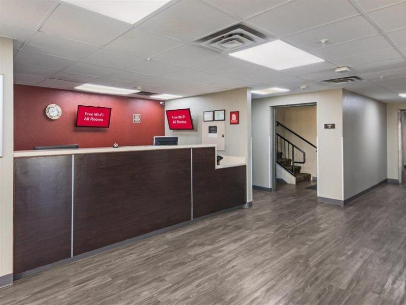 Red Roof Inn & Suites Austin East - Manor Bagian luar foto