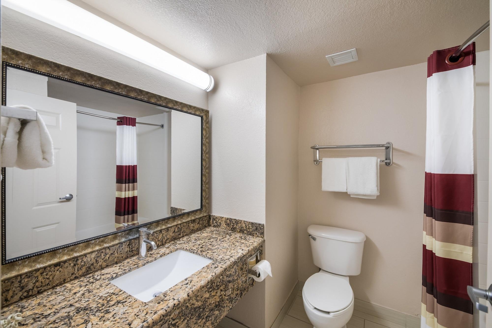 Red Roof Inn & Suites Austin East - Manor Bagian luar foto