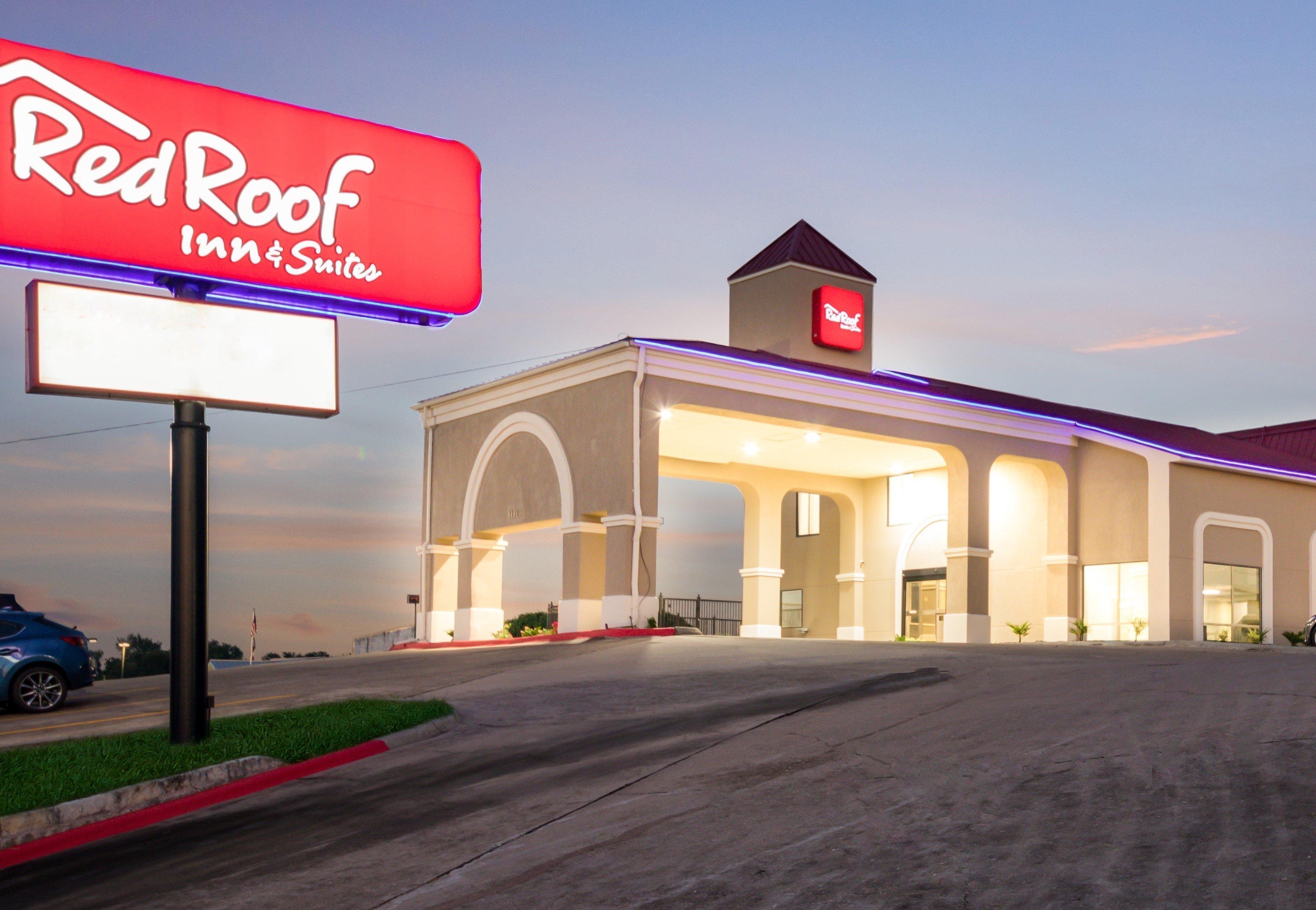 Red Roof Inn & Suites Austin East - Manor Bagian luar foto