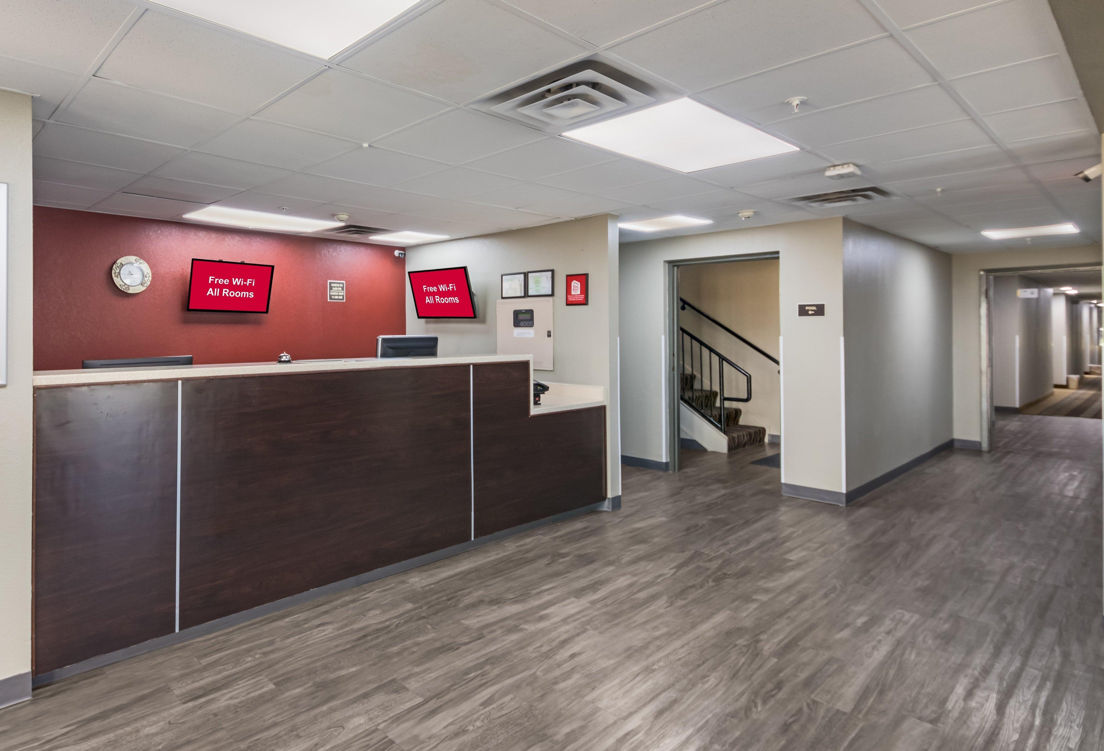 Red Roof Inn & Suites Austin East - Manor Bagian luar foto