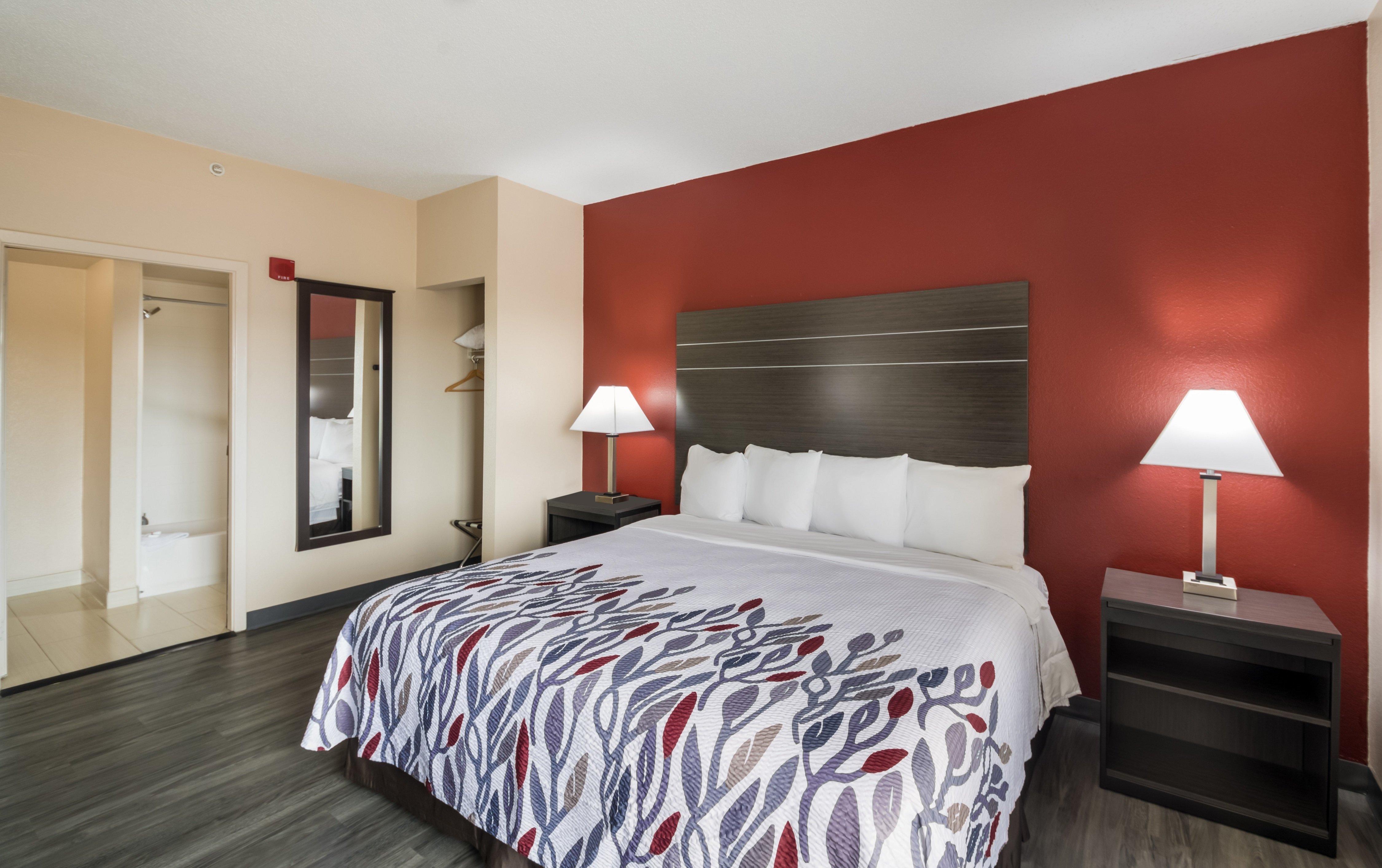 Red Roof Inn & Suites Austin East - Manor Bagian luar foto