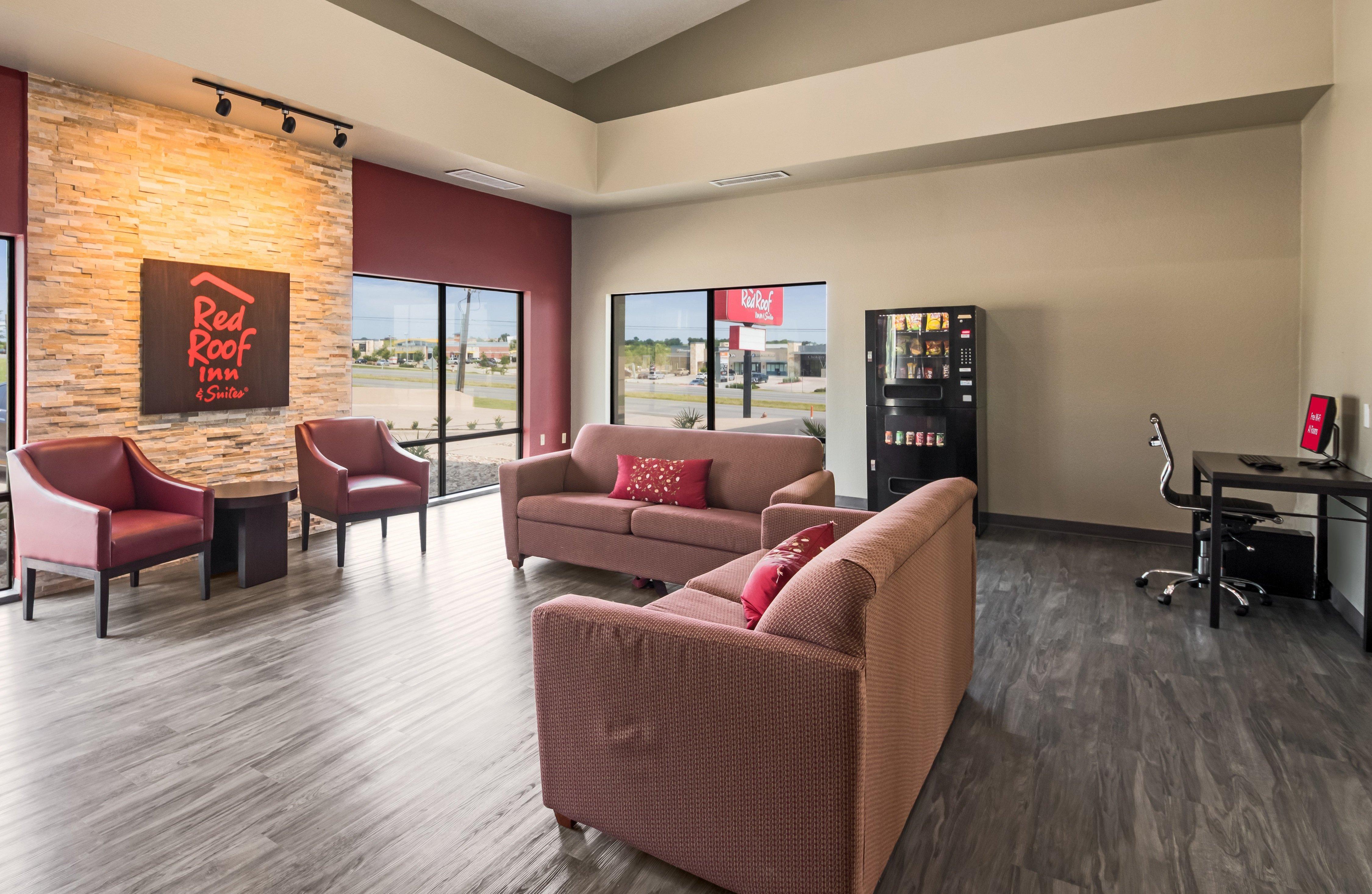 Red Roof Inn & Suites Austin East - Manor Bagian luar foto