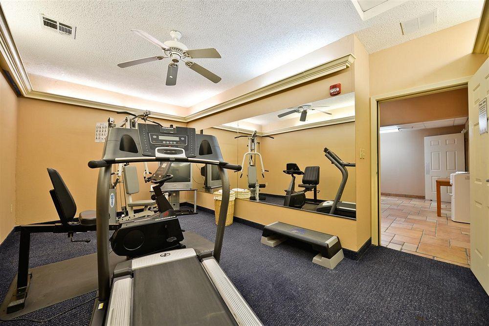 Red Roof Inn & Suites Austin East - Manor Fasilitas foto