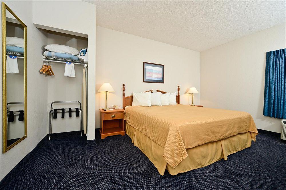 Red Roof Inn & Suites Austin East - Manor Ruang foto