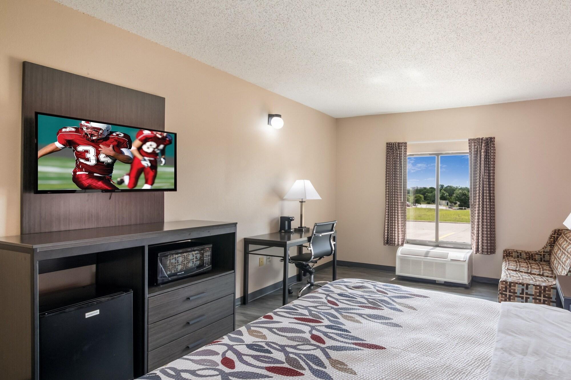Red Roof Inn & Suites Austin East - Manor Bagian luar foto