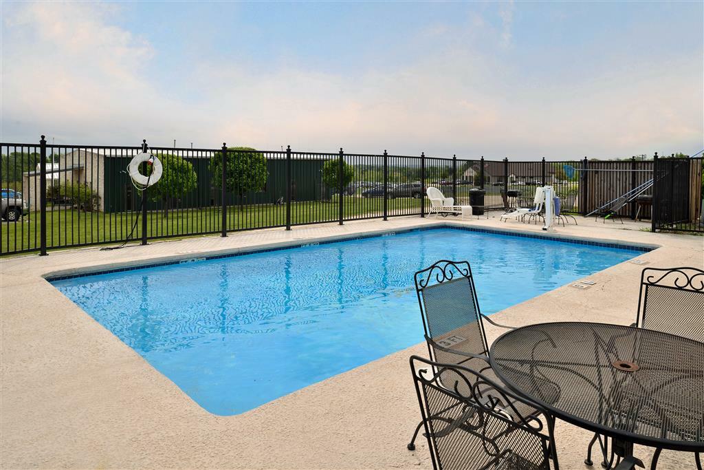 Red Roof Inn & Suites Austin East - Manor Fasilitas foto